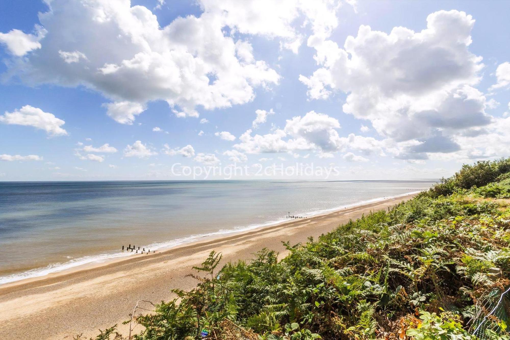 Brilliant Caravan With A Partial Sea View In Suffolk Ref 32026Az Lowestoft Exterior foto
